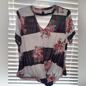 Plus Keyhole Neck Floral Colorblock Tee